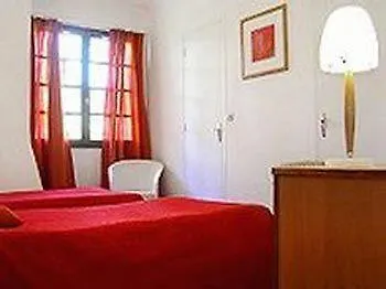 Val Flores Logis מלון ביאריץ