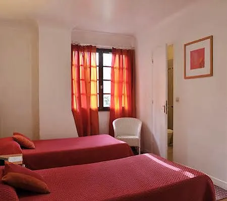 Val Flores Logis ביאריץ
