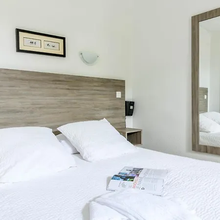 Val Flores Logis 2* Μπιαρίτζ