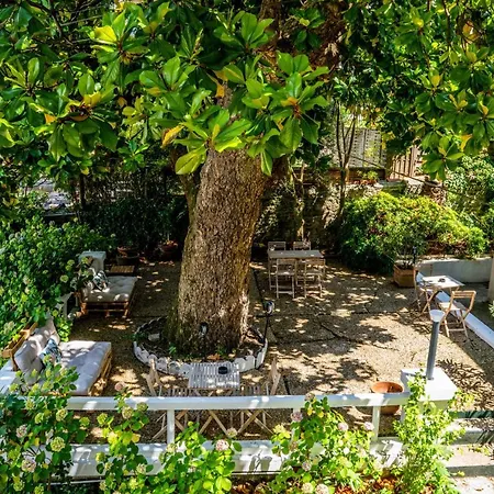 Val Flores Logis 2* Μπιαρίτζ