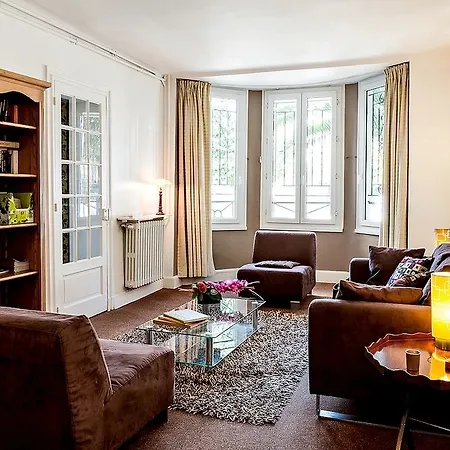 Val Flores Logis 2* 比亚里茨