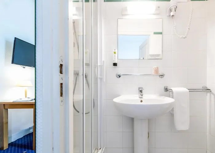 Val Flores Logis ホテル