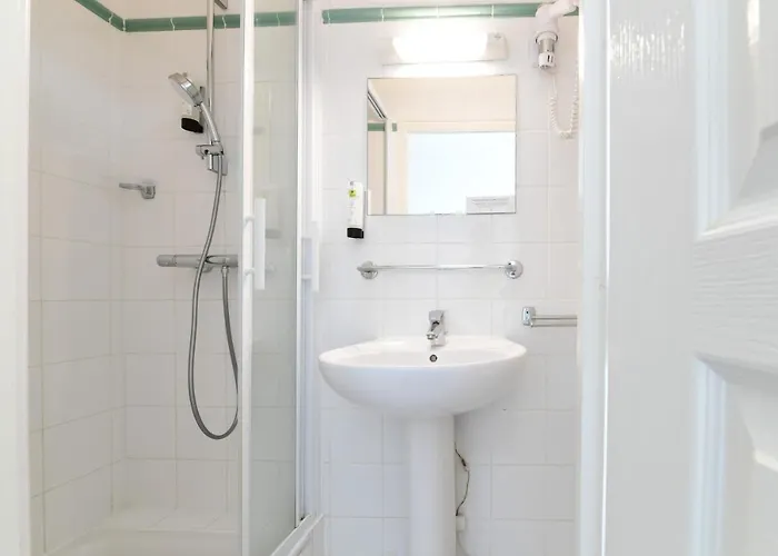 Val Flores Logis ホテル