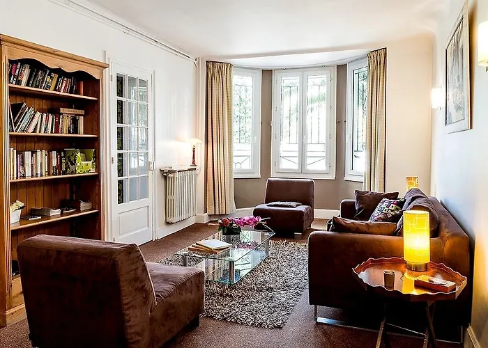 Val Flores Logis 2* ビアリッツ